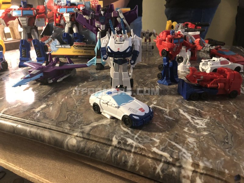 Transformers Siege War For Cybertron Preview Wave 1  (93 of 103)